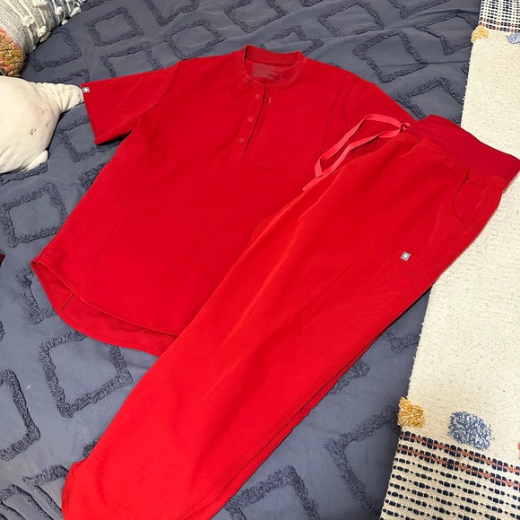 FIGS LIMITED EDITION SCRUB SET - Picture 2 of 2